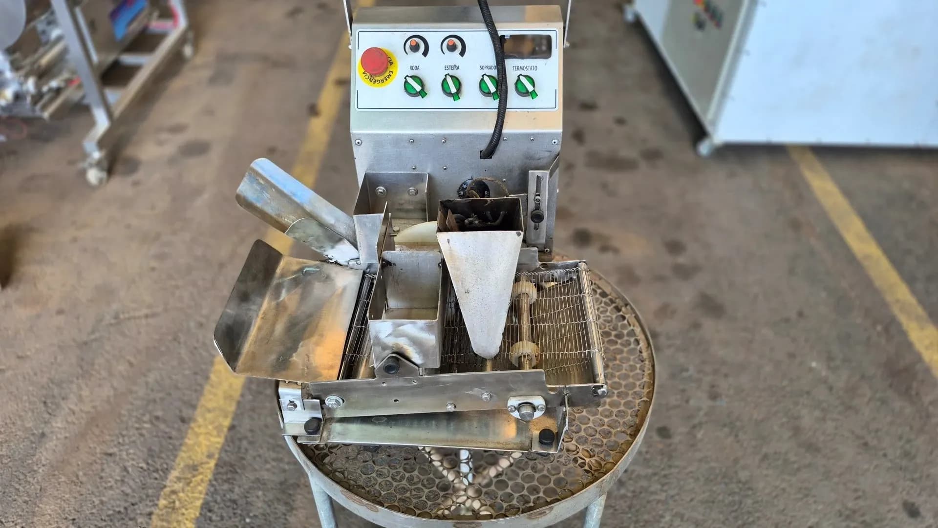 COBRIDEIRA DE CHOCOLATES MARCA AFJ