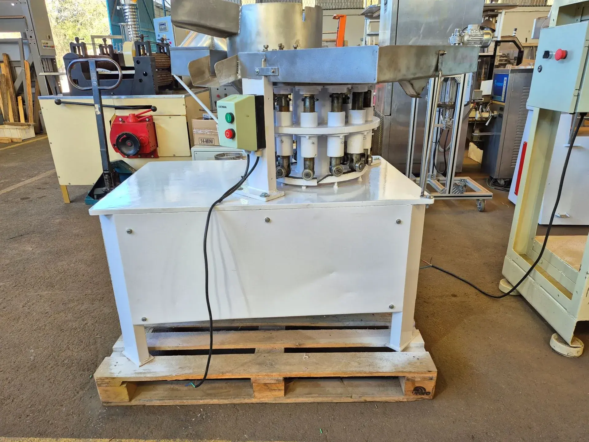 PRENSA DE PAÇOCA RETANGULAR CAPACIDADE 60 UNIDADES POR MINUTO