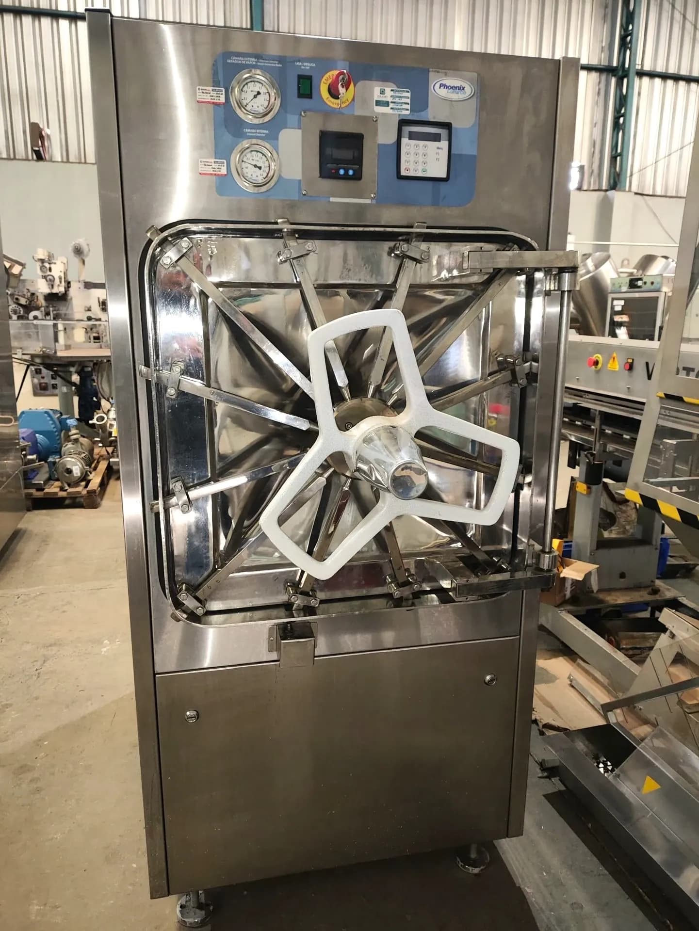 AUTOCLAVE EM AÇO INOX A VAPOR CAPACIDADE 360 LITROS MARCA PHOENIX LUFERCO