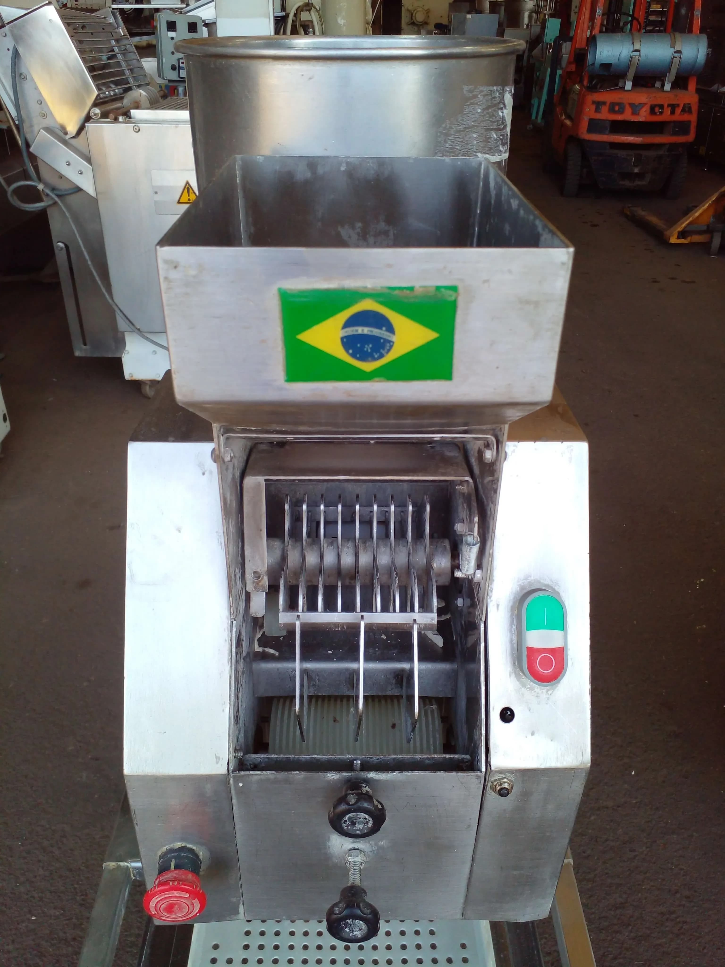 MÁQUINA PARA FABRICAÇÃO DE NHOQUE NHOQUEIRA MARCA INDIANA