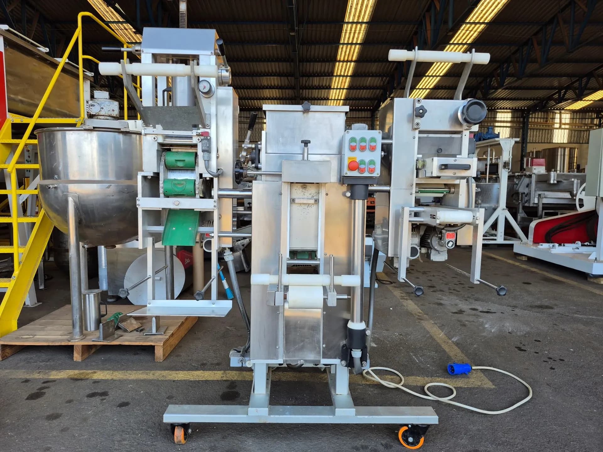 PRODUTORA DE MASSAS RAVIOLETEIRA MARCA OFFICINA DEA