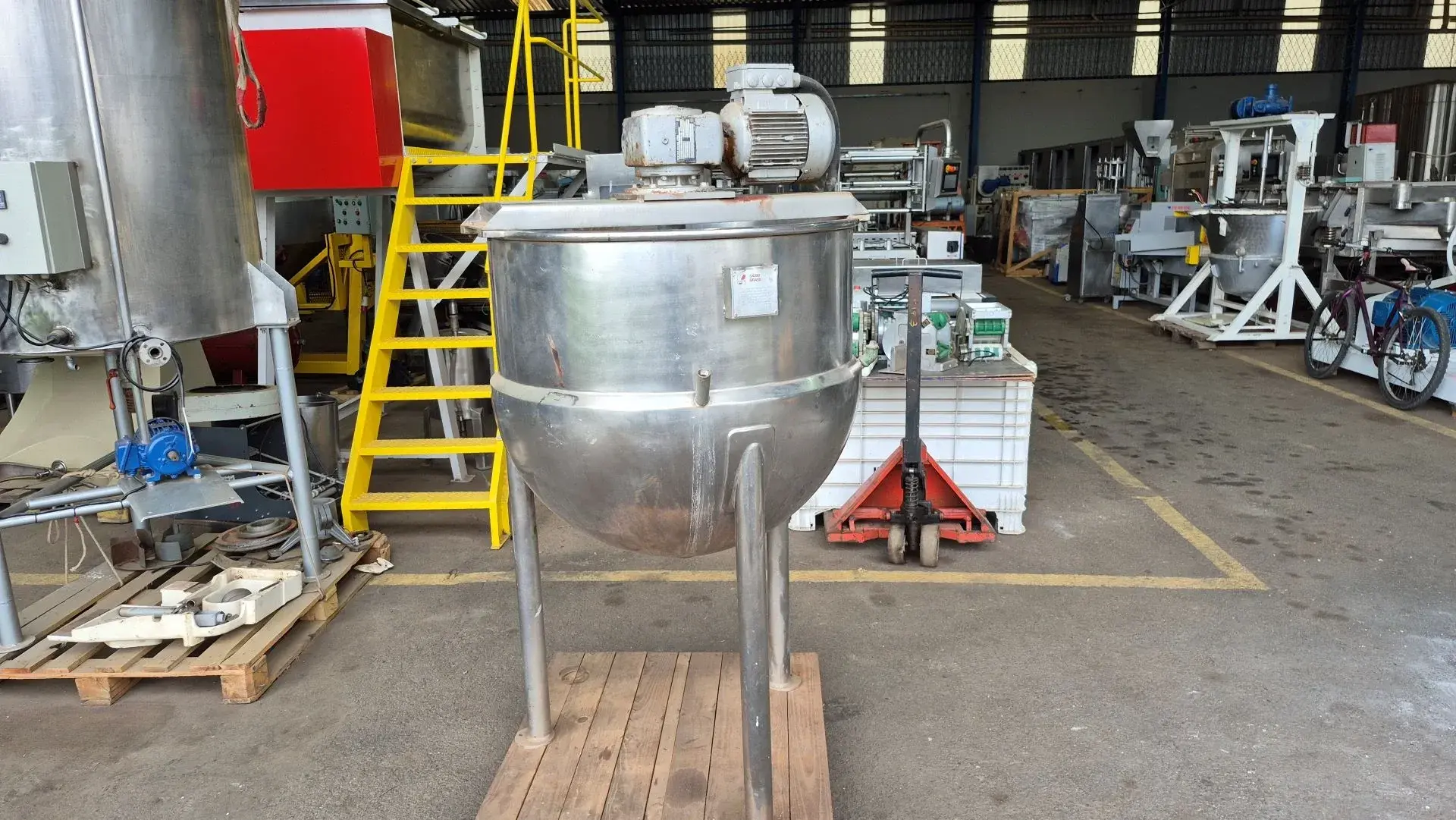 TACHO COZINHADOR EM AÇO INOX CAPACIDADE 300 LITROS