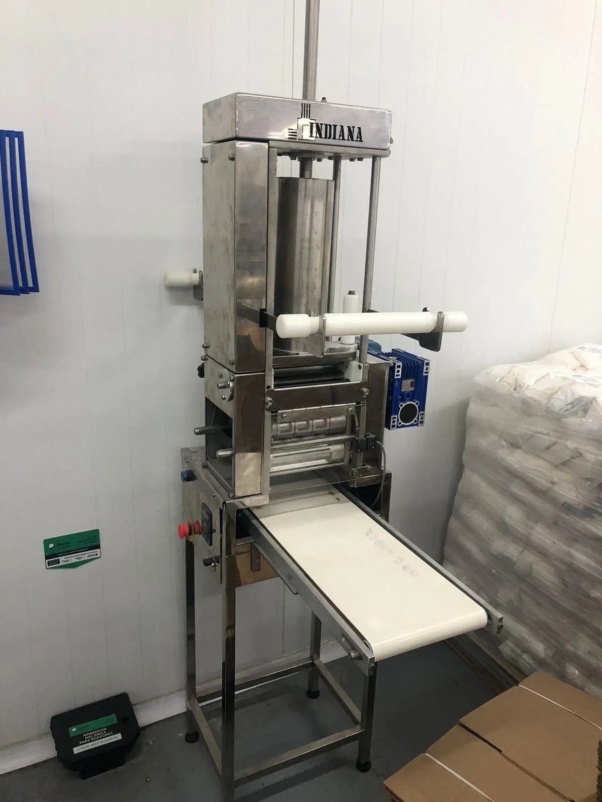 FORMADORA E RECHEADORA DE PASTEL E RAVIOLI 120 KG/ H MARCA INDIANA
