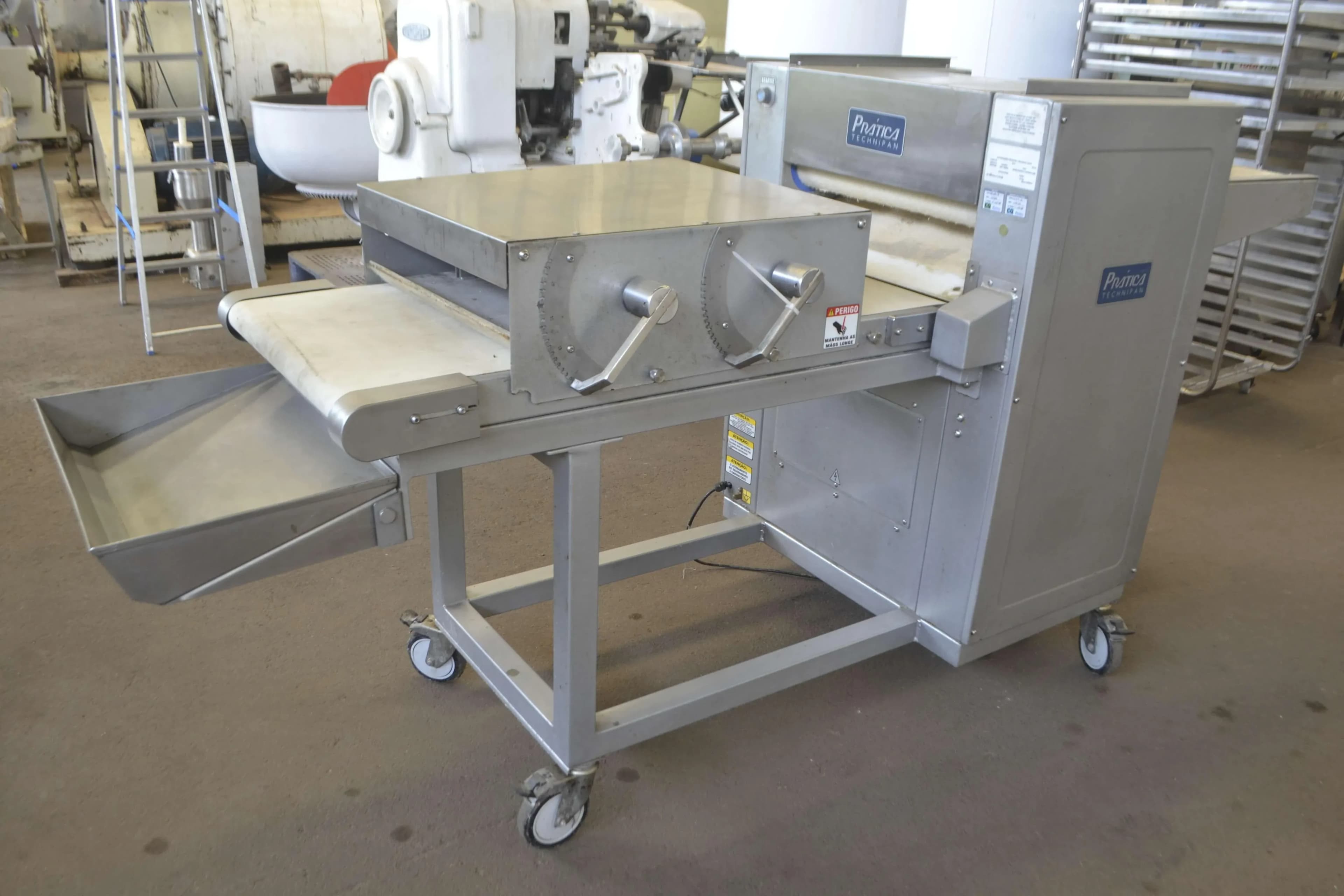 MODELADORA ALONGADORA 6 MIL UNIDADES/HORA MARCA PRÁTICA KLIMAQUIP