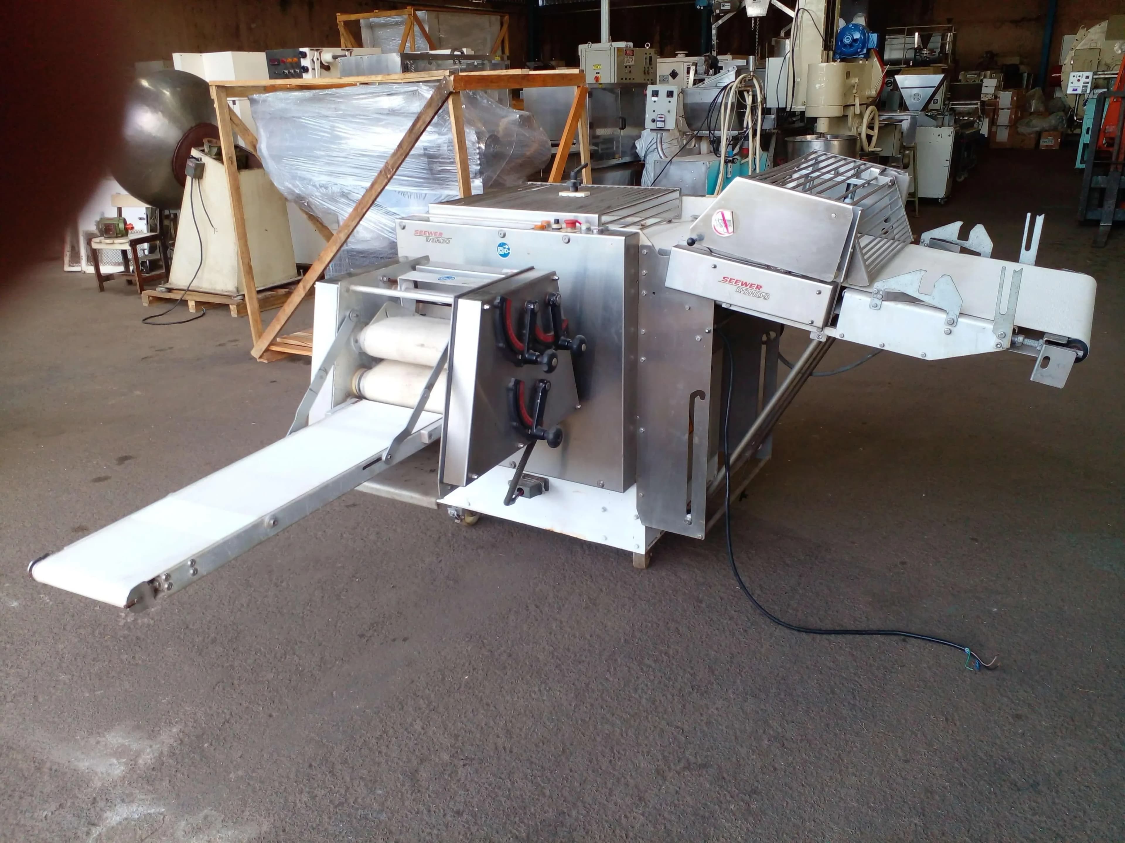 CORTADORA E ENROLADORA DE CROISSANT MARCA RONDO